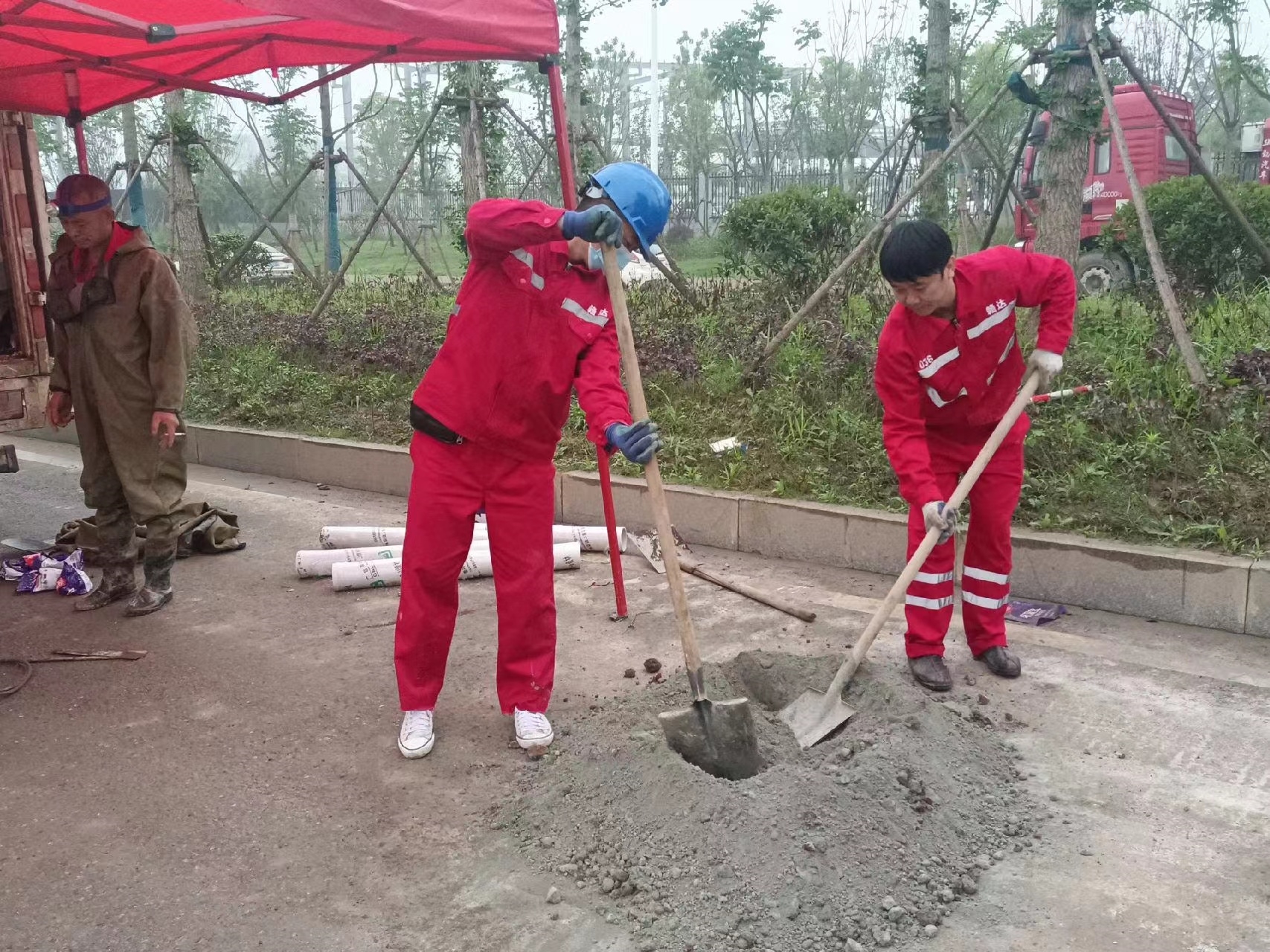 老边管道疏通哪家好】及时进行市政管道清淤